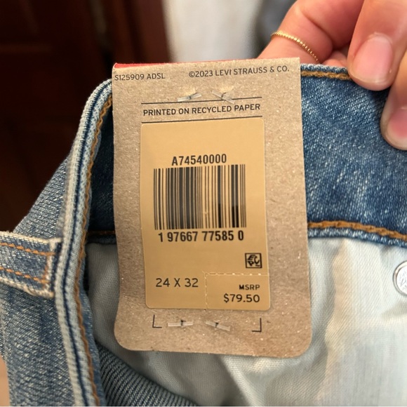 Levi’s Super Low Flare - Picture 6 of 6